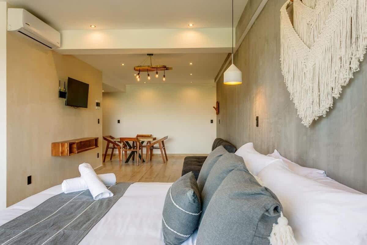 Chic In Perfect For Digital Nomads Apartment *