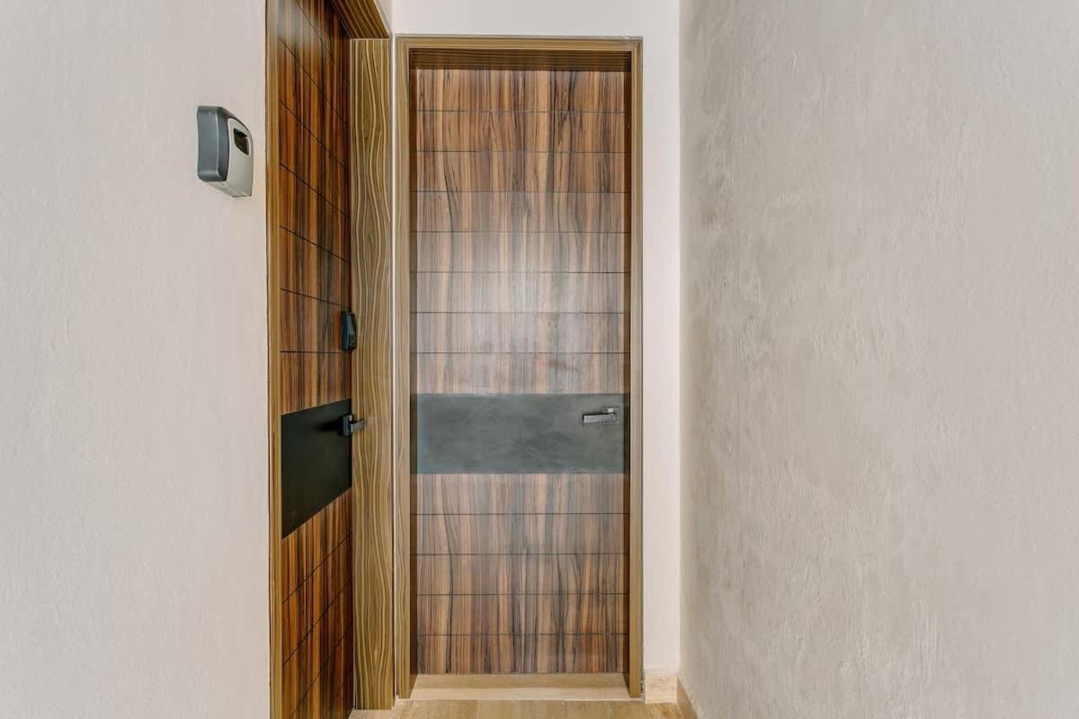 Apartment Chic In Perfect For Digital Nomads